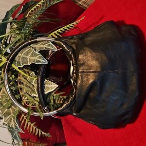 BLACK LEATHER KENNETH COLE PURSE